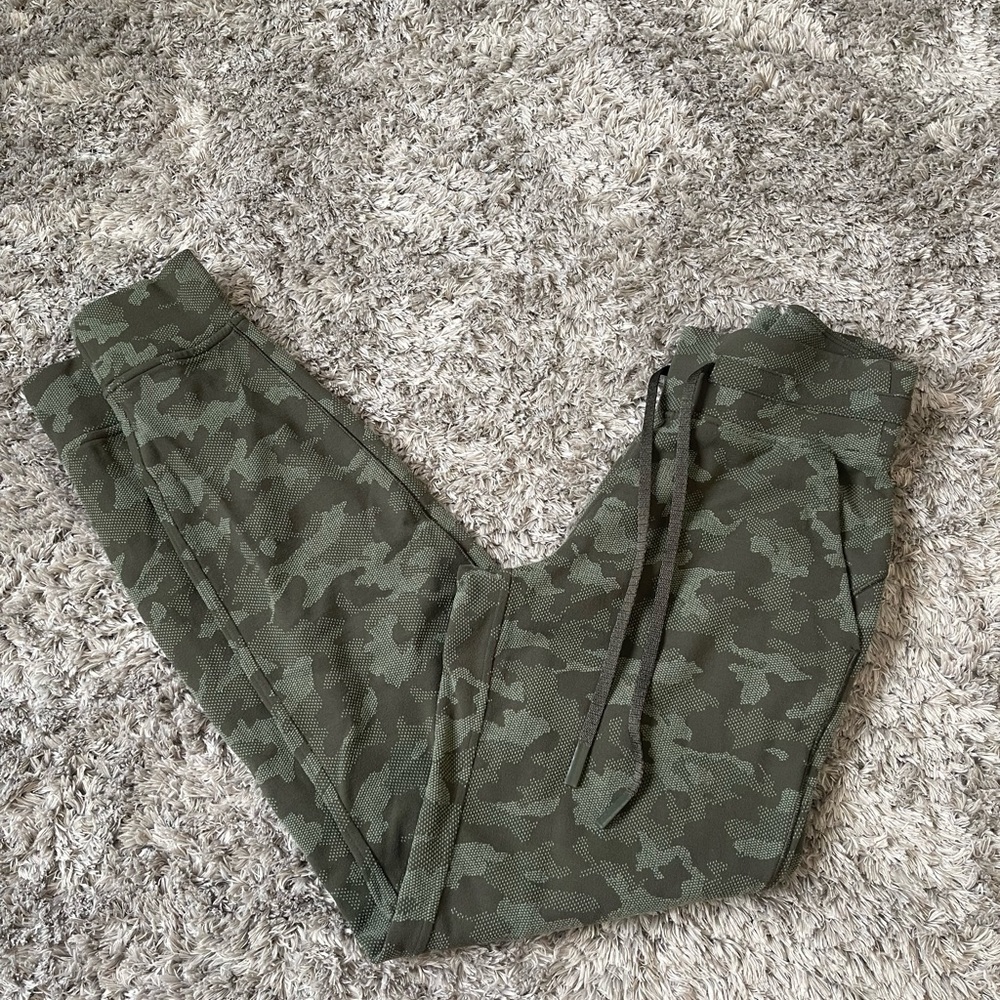 Lululemon Ready to Rulu Jogger